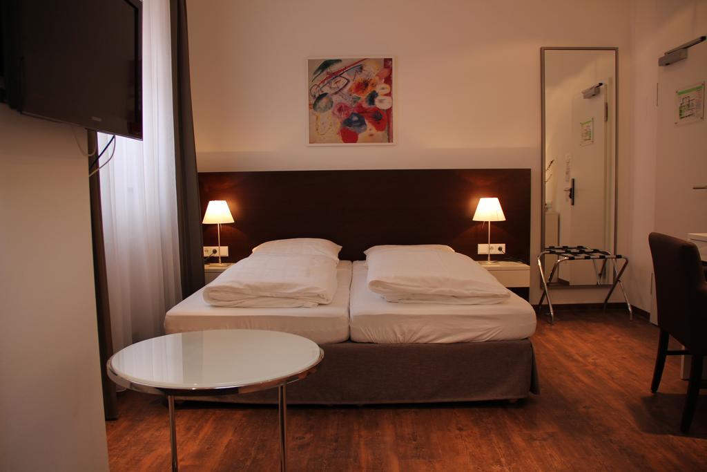 Hotel Restaurant Schwan Wertheim Pokoj fotografie